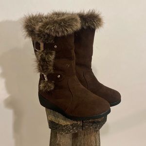 Brown furry winter boots